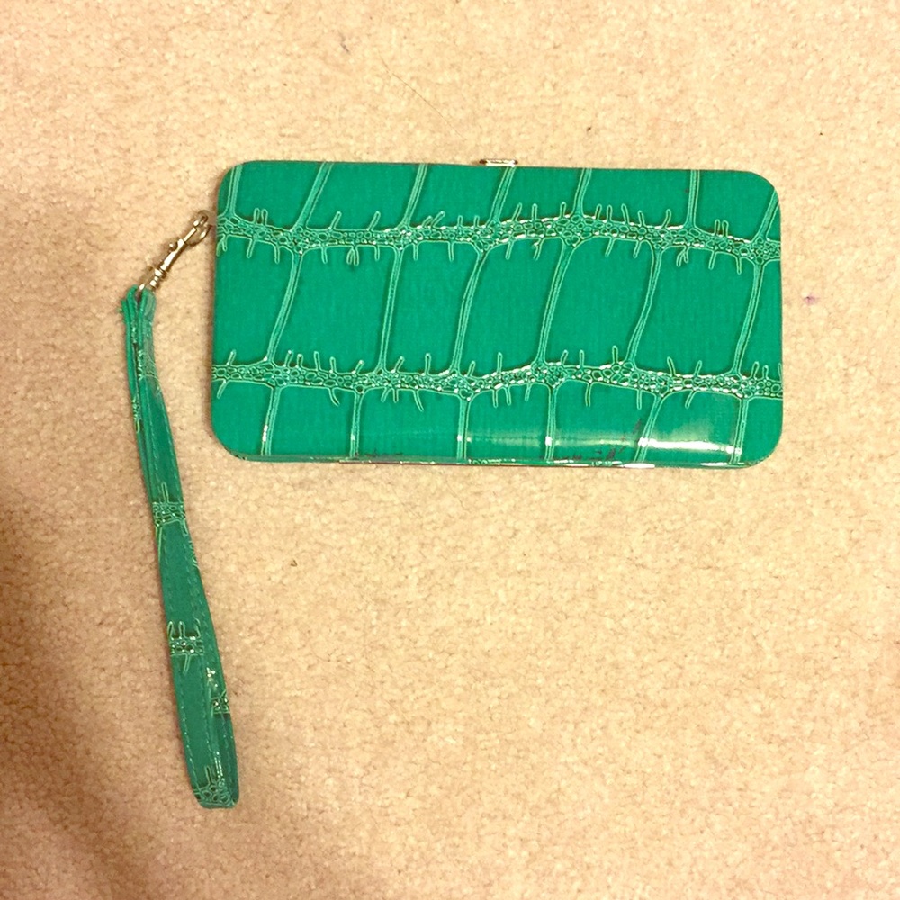 Wristlet wallet
